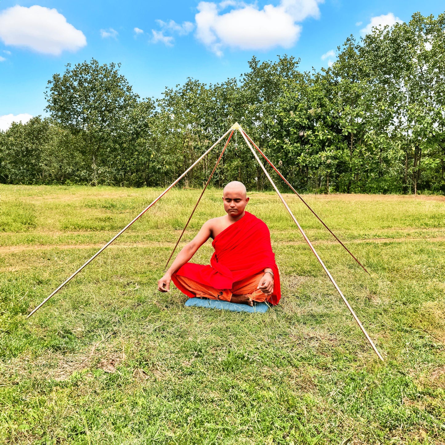 Copper heavy Duty Giza Meditation Pyramid 5 Feet Base with 5 corner connectors and 8 main pipes with Handmade orgonite connectors