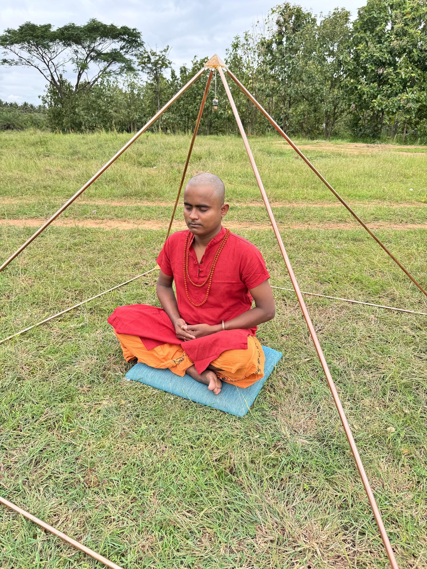 Copper heavy Duty Giza Meditation Pyramid 6 Feet Base with 5 corner connectors and 8 main pipes with Handmade orgonite connectors