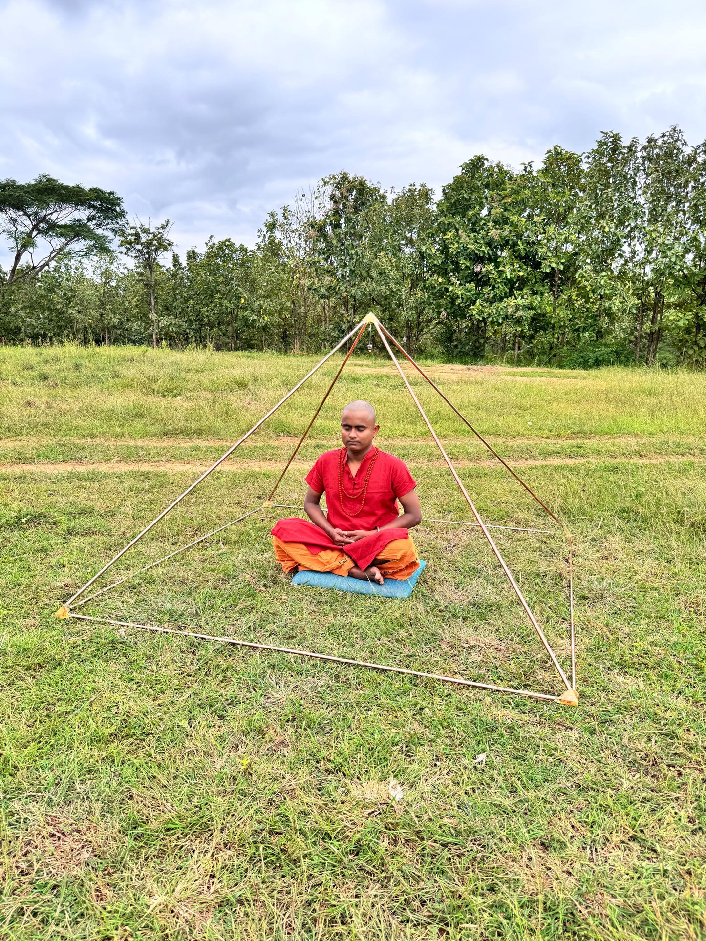 Copper heavy Duty Giza Meditation Pyramid 6 Feet Base with 5 corner connectors and 8 main pipes with Handmade orgonite connectors